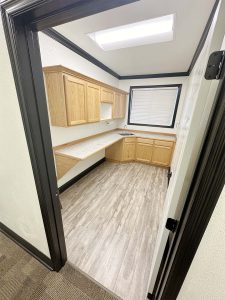 1030-Broadway-St-NE-02