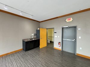 1070 Broadway St NE - Updated Photos-07