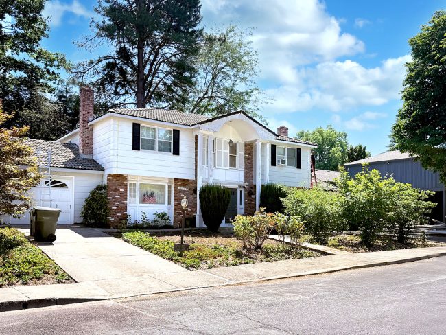 1360–1362-westbrook-drive-nw-salem-or-97304