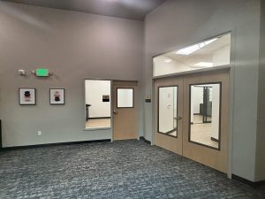 223 commercial st salon_01