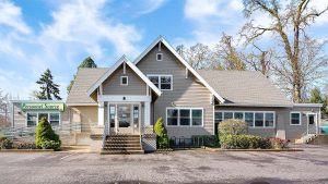 2555-Silverton-Rd-NE-01