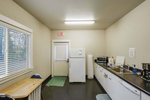 2555-Silverton-Rd-NE-10