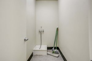 2555-Silverton-Rd-NE-11