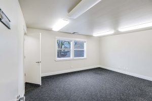 2555-Silverton-Rd-NE-18