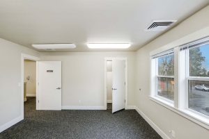 2555-Silverton-Rd-NE-19