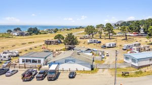 492-Machi-Rd-Whitethorn-CA-27