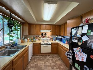 5287 Baxter Ct SE Salem OR 97306 kitchen