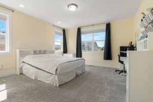 552 NE Dogwood St-23_1