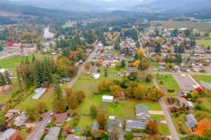 713 NW 7th Pl Mill City 01