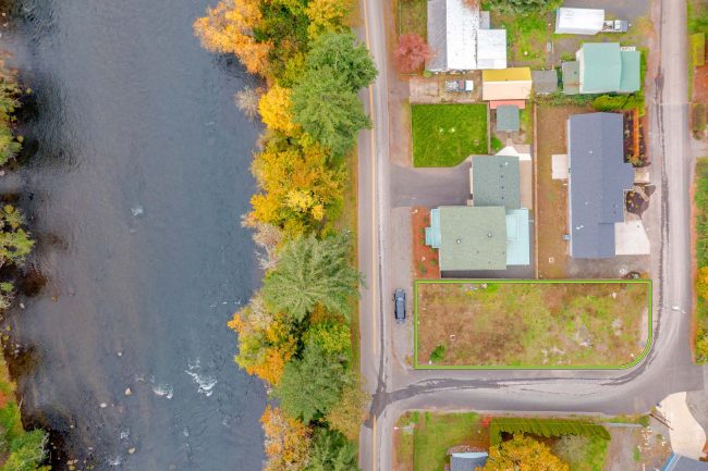 SMI Real Estate - 713 NW 7th Pl, Mill City OR, 97360