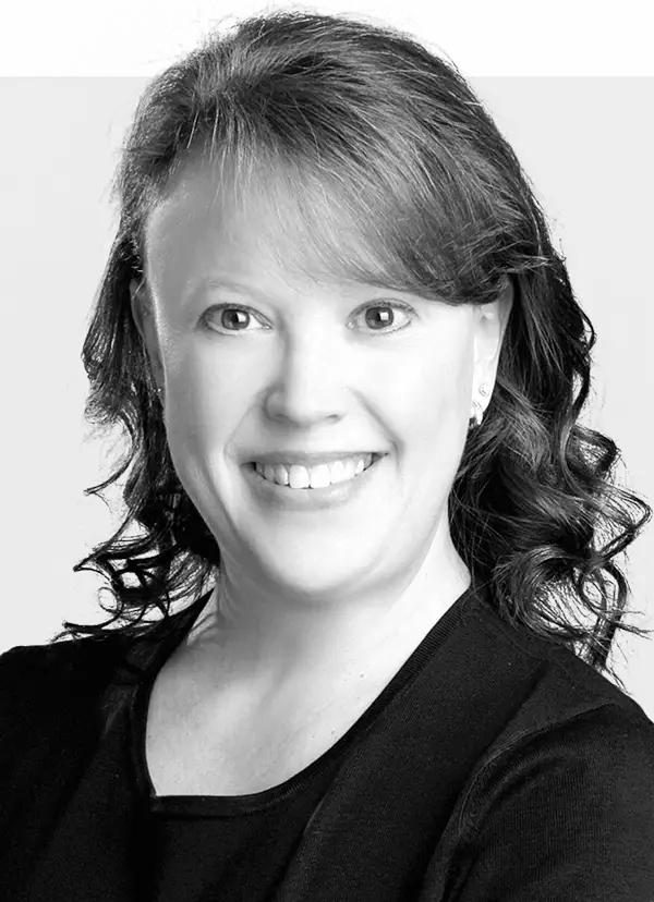 SMI Real Estate Broker Lisa Anderson